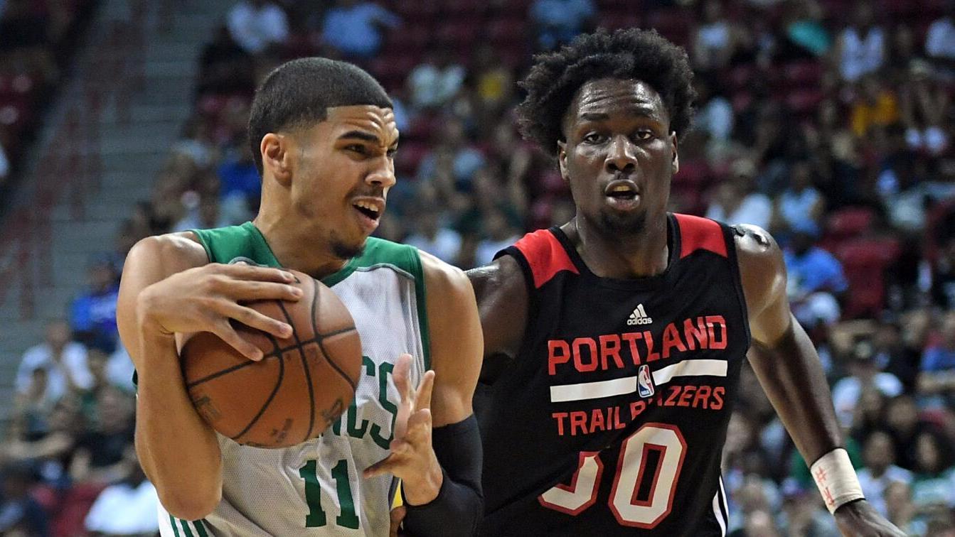 呈阶梯式 呈阶梯式